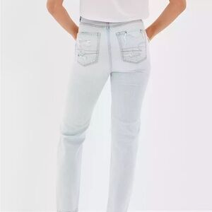 American Eagle Ripped Highest Waist Mom Jean Size 2